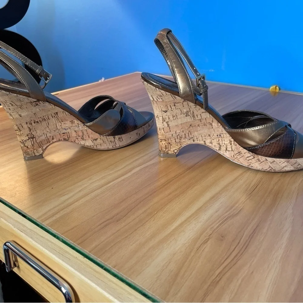 Franco Sarto wedge heeled platform sandals in size 9.5 copper metallic leather